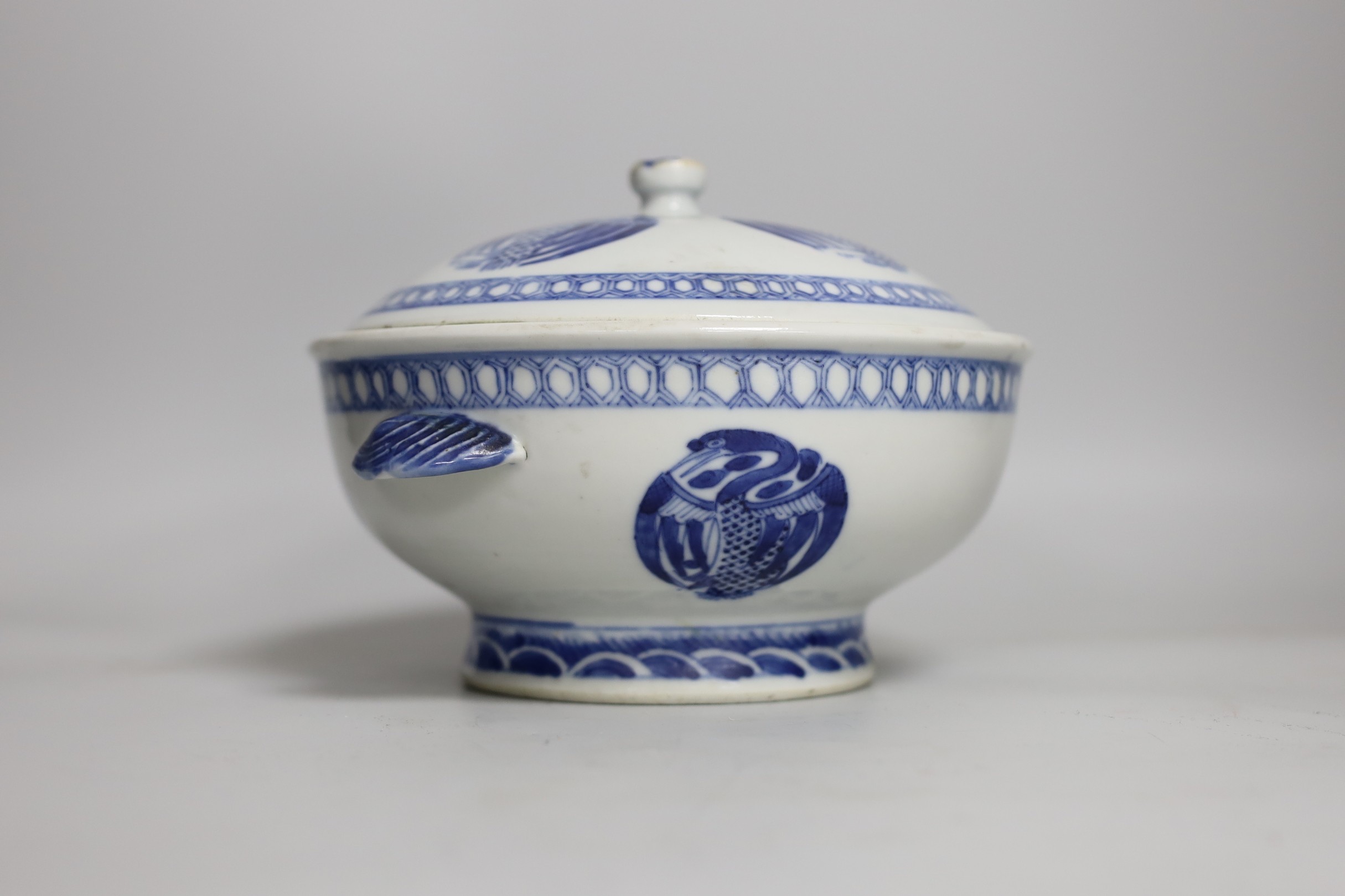 A 19th century Chinese blue and white ‘Phoenix medallion’ rice bowl and cover, 14cm tall